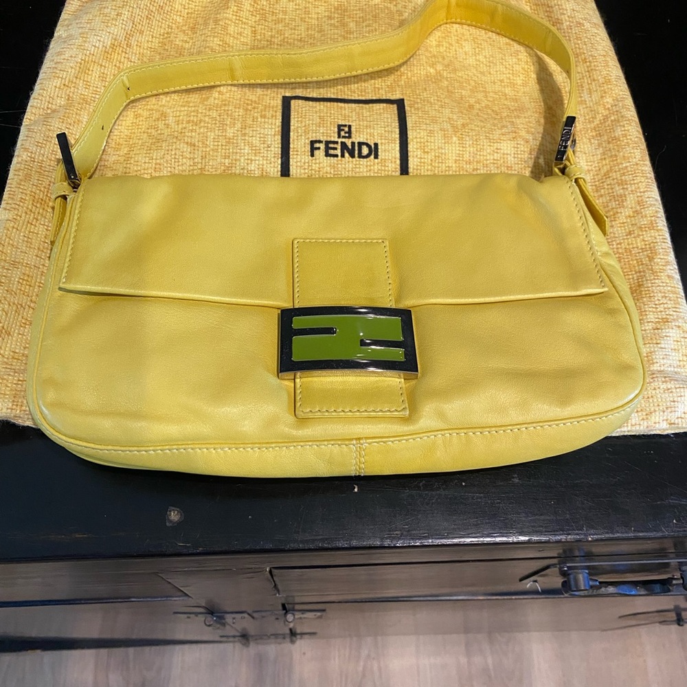 FENDI BAGUETTE NWT VINTAGE YELLOW LEATHER FENDI SERIAL NUMBER SILVER PACKET